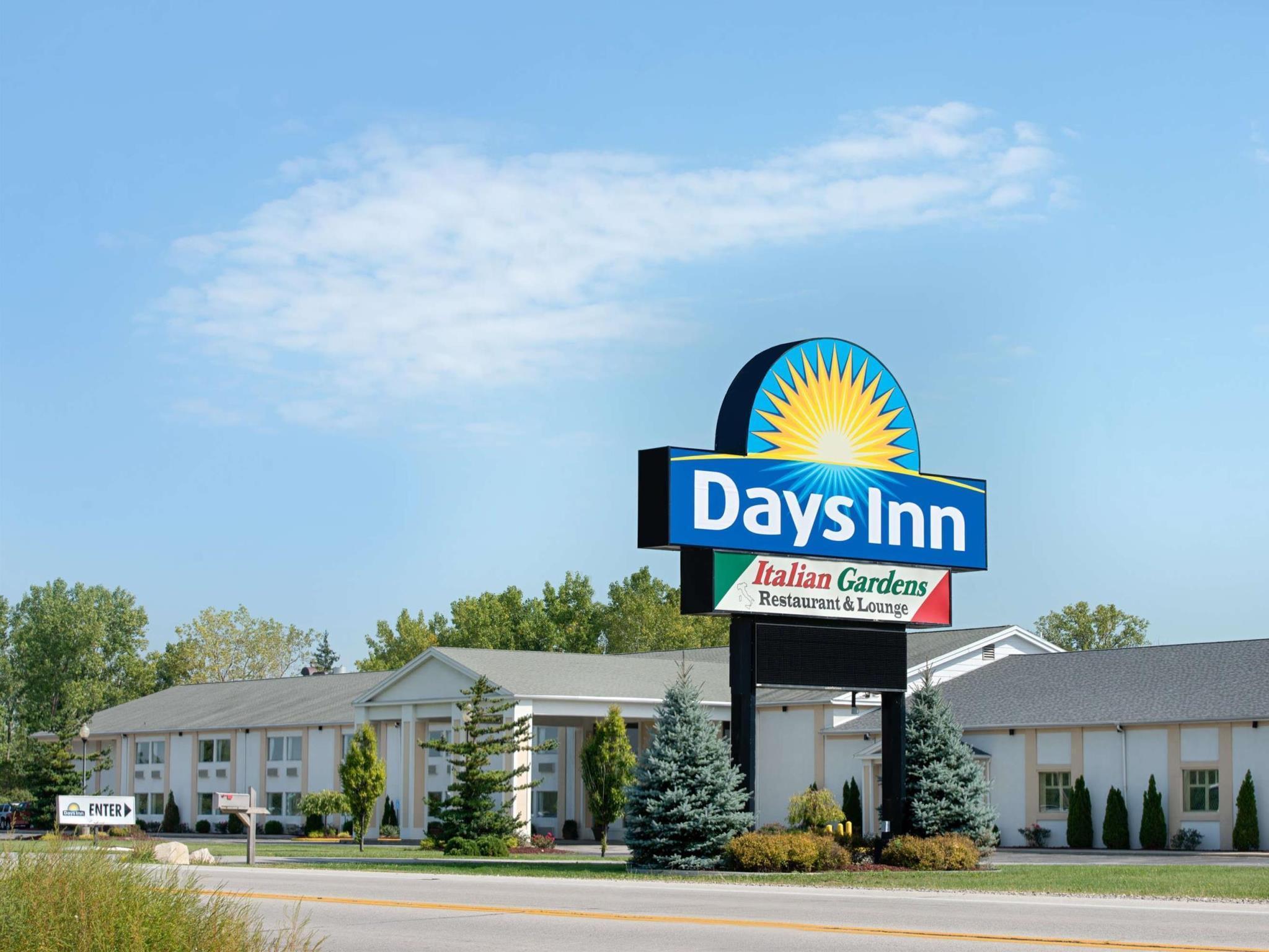 Days Inn By Wyndham Fremont Exterior photo