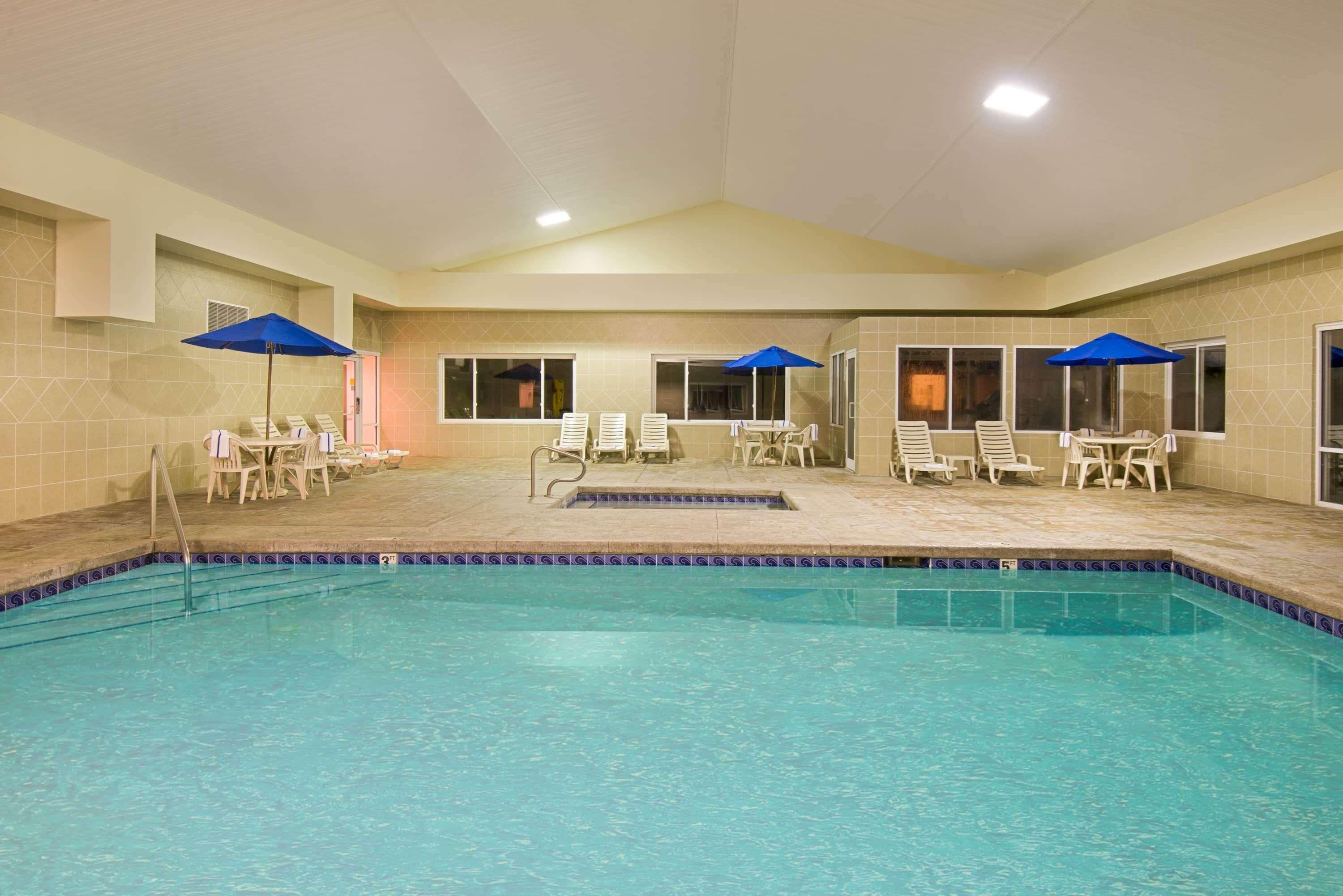 Days Inn By Wyndham Fremont Exterior photo